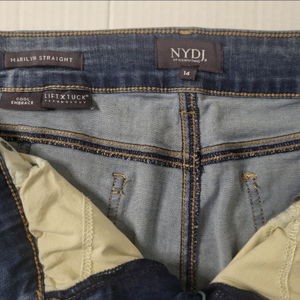 NYDJ Marilyn Straight jeans Featuring their signature Lift-Tuck Technology Sz 14 - Picture 4 of 7